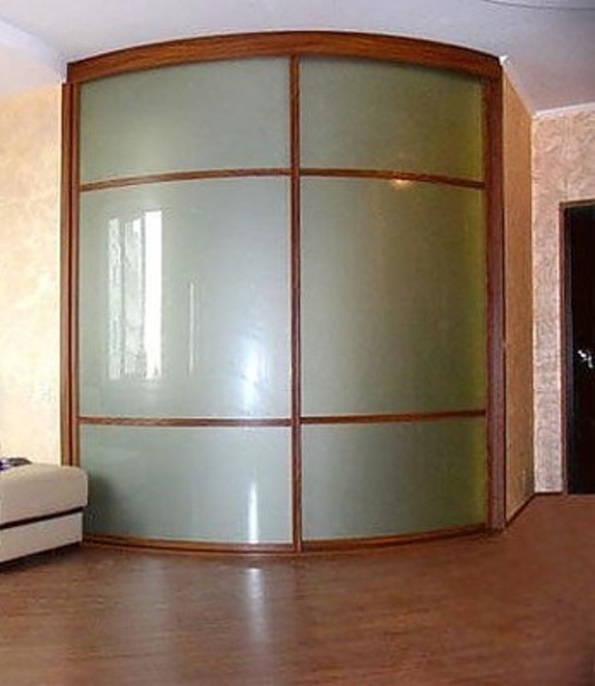 Встроенный шкаф купе радиусный в классическом стиле Крымск